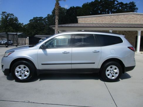 Used 2015 Chevrolet Traverse LS FWD image 19