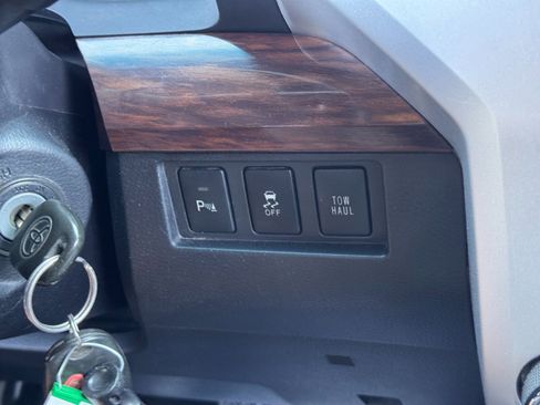 Used 2014 Toyota Tundra Limited w/ Limited Premium Package AWD/4WD image 23