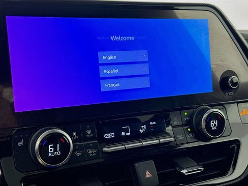 Used 2023 Toyota Highlander XSE AWD/4WD image 14