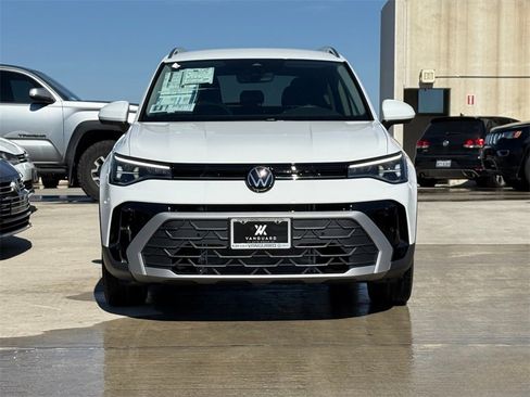 New 2026 Volkswagen Taos SE image 5