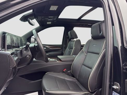 Used 2022 Cadillac Escalade Premium Luxury AWD/4WD image 9