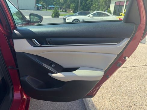 Used 2018 Honda Accord LX image 18