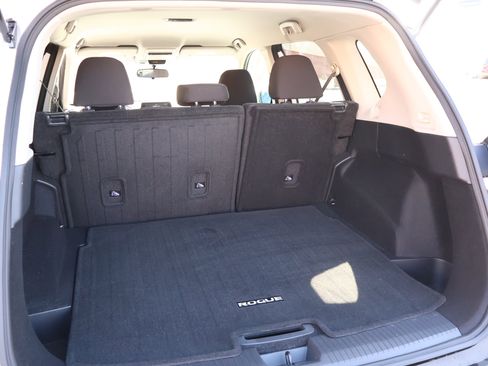 Used 2023 Nissan Rogue S image 19