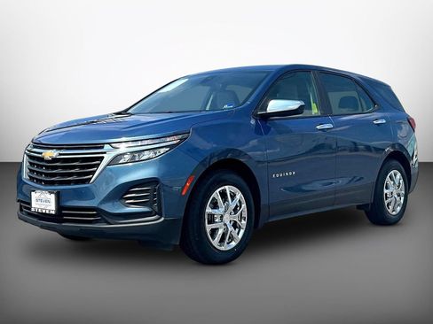 Used 2024 Chevrolet Equinox LS FWD image 3