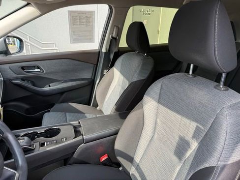 Certified 2023 Nissan Rogue SV FWD image 16