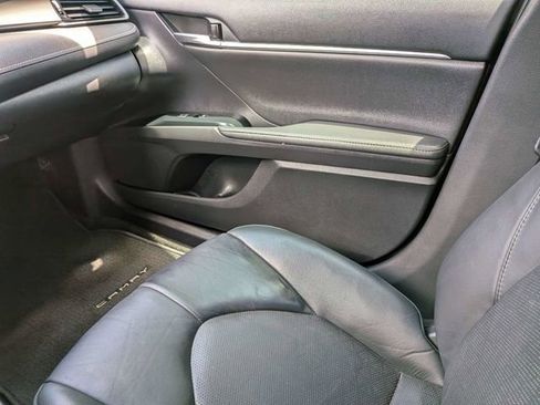 Used 2020 Toyota Camry XSE FWD image 17