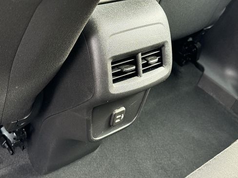 Used 2023 Chevrolet Equinox LS FWD image 19