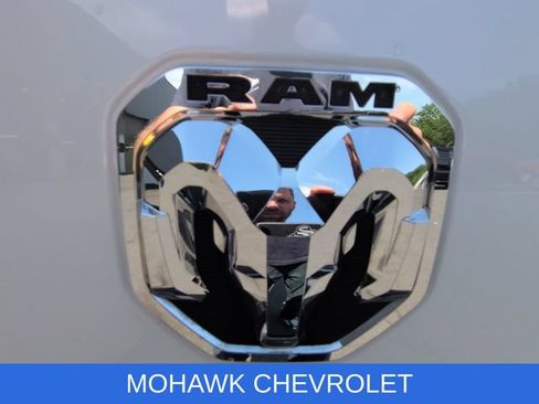 Used 2021 RAM 1500 Laramie w/ Sport Appearance Package AWD/4WD image 32