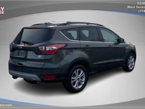 Used 2018 Ford Escape SE image 5