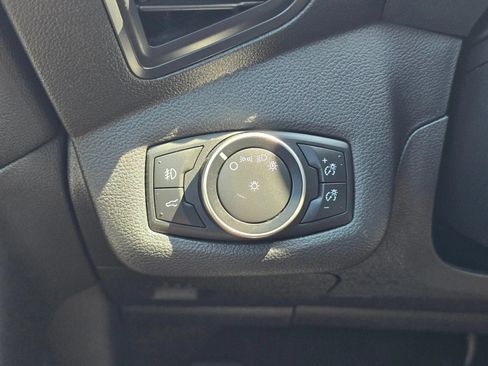 Used 2017 Ford Escape SE w/ Equipment Group 201A AWD/4WD image 27