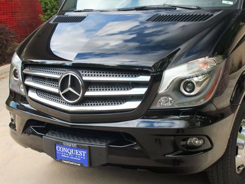 Used 2017 Mercedes-Benz Sprinter 3500 image 10