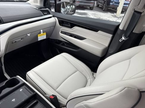New 2026 Honda Odyssey Touring image 22