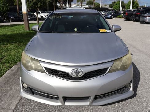 Used 2012 Toyota Camry SE FWD image 5