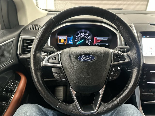 Used 2018 Ford Edge Titanium w/ Equipment Group 301A AWD/4WD image 19