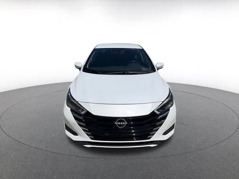 Used 2025 Nissan Versa SV image 4