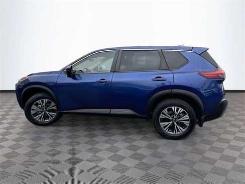 Used 2023 Nissan Rogue SV image 4