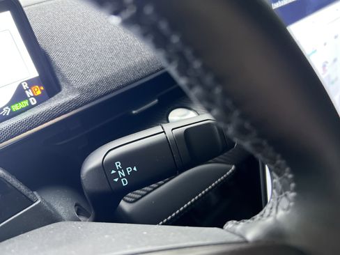 Used 2025 Ford Mustang Mach-E Premium RWD image 27