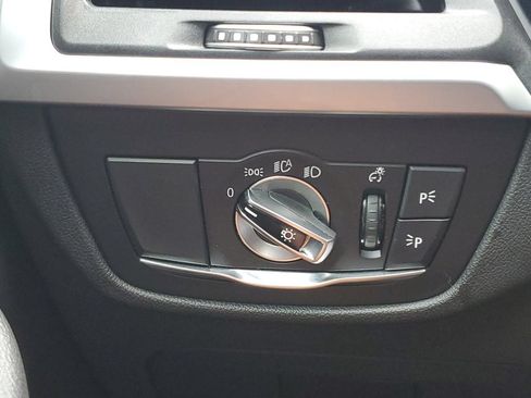Used 2025 BMW X4 xDrive30i AWD/4WD image 36