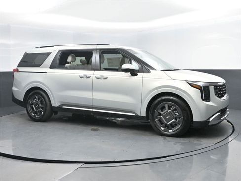 New 2026 Kia Carnival SX image 3