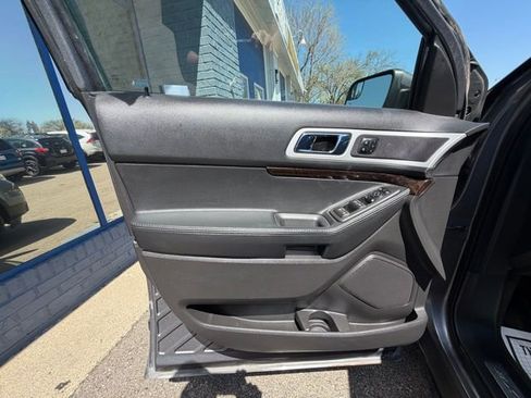 Used 2014 Ford Explorer Limited w/ Equipment Group 301A AWD/4WD image 29