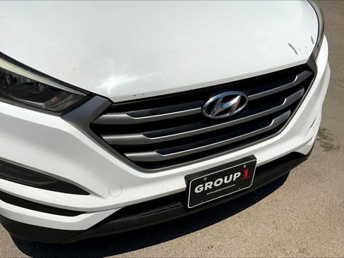 Used 2017 Hyundai Tucson SE w/ SE Popular Package 02 FWD image 27