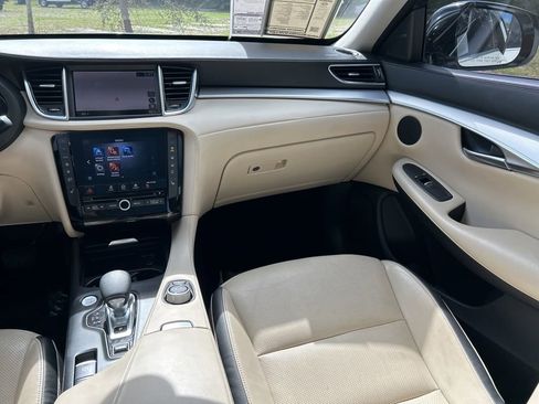 Used 2021 INFINITI QX50 Essential w/ Convenience Package image 11