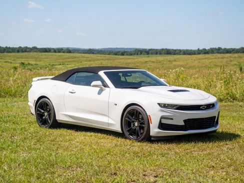 Used 2023 Chevrolet Camaro SS RWD image 3