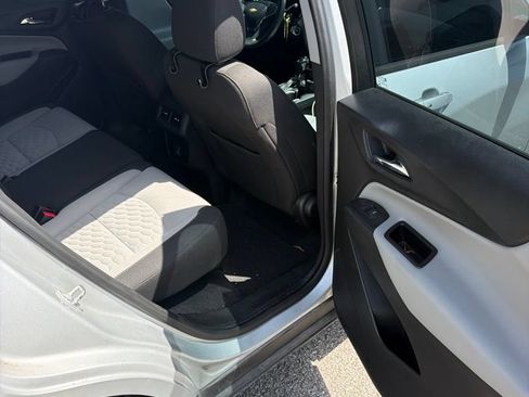 Used 2020 Chevrolet Equinox LS FWD image 12