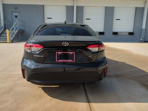 Used 2025 Toyota Corolla LE FWD image 6