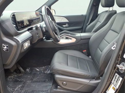 Used 2025 Mercedes-Benz GLS 450 4MATIC image 17