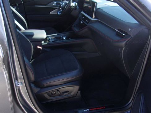 Used 2025 Ford Explorer ST image 6