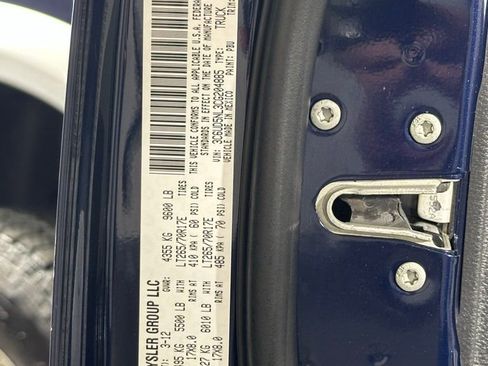 Used 2012 RAM 2500 Laramie w/ Cold Weather Group image 11