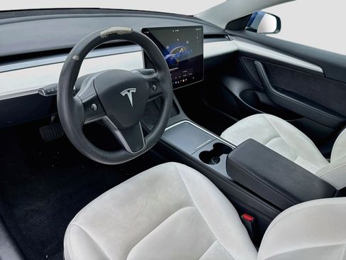 Used 2023 Tesla Model 3 Standard Range RWD image 7