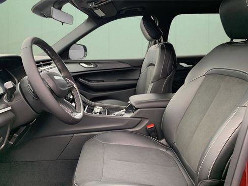 New 2025 Jeep Grand Cherokee L Altitude image 18