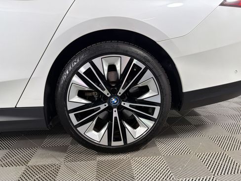 Used 2024 BMW i5 eDrive40i w/ Executive Package RWD image 13