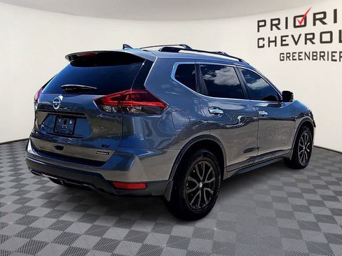 Used 2018 Nissan Rogue SV w/ Premium Package FWD image 8