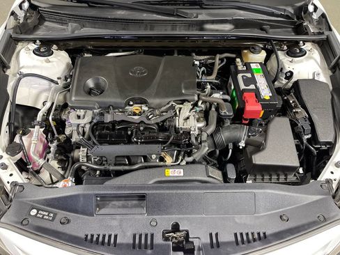 Used 2018 Toyota Camry SE FWD image 9