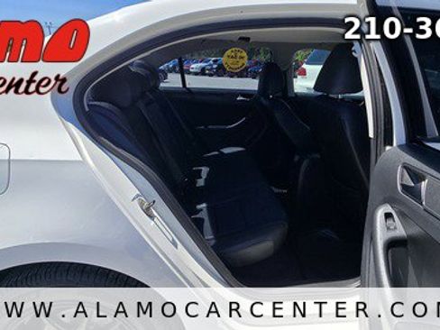 Used 2011 Volkswagen Jetta SE image 19