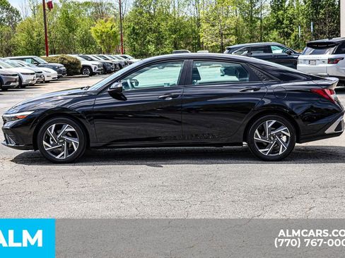 Used 2025 Hyundai Elantra Sport FWD image 9