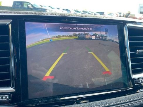 Used 2021 Chrysler Pacifica Limited image 24
