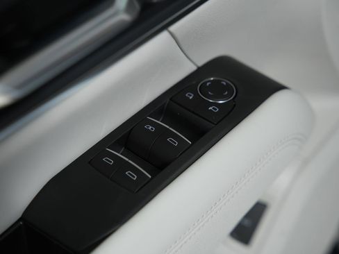 New 2026 GMC Terrain Denali w/ LPO, Black Badging Package image 23