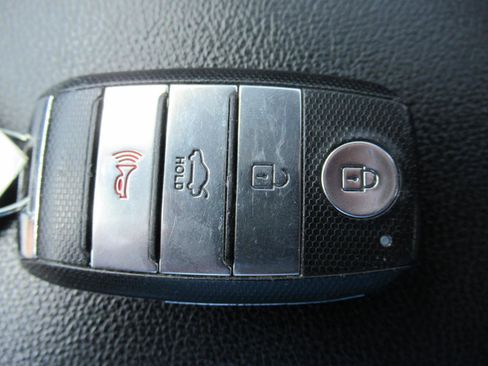 Used 2019 Kia Optima S FWD image 29