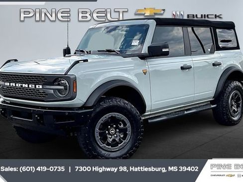 Used 2022 Ford Bronco Badlands image 10