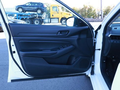 Used 2024 Nissan Altima 2.5 S image 20