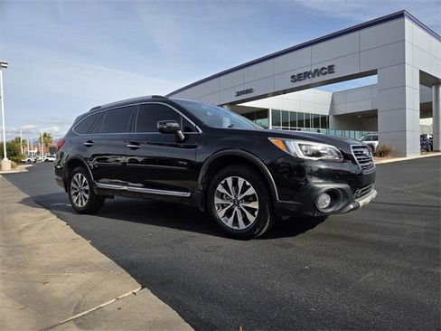 Used 2017 Subaru Outback 3.6R Touring image 2