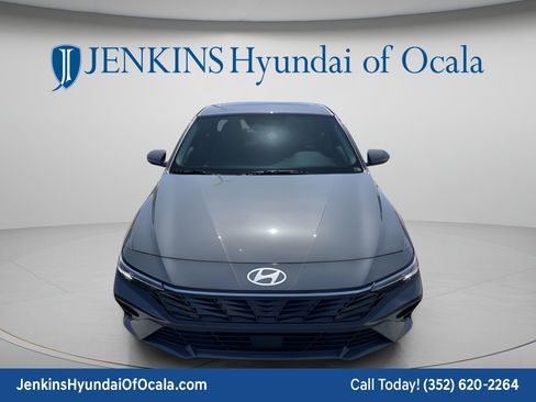 New 2026 Hyundai Elantra Limited FWD image 15