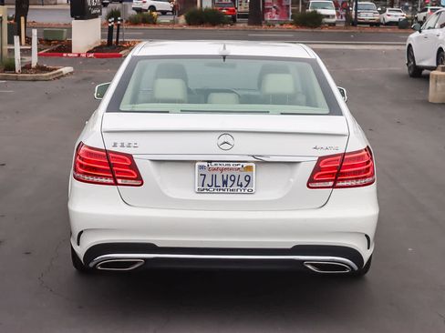 Used 2014 Mercedes-Benz E 350 4MATIC Sedan image 3