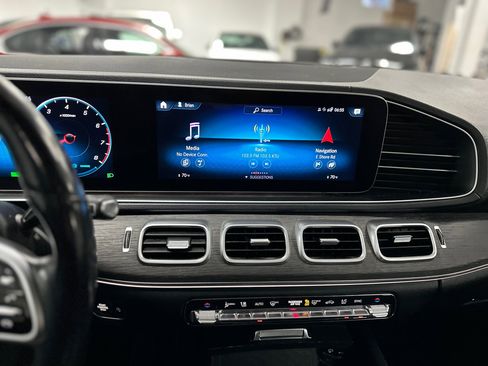 Used 2020 Mercedes-Benz GLS 450 4MATIC image 26