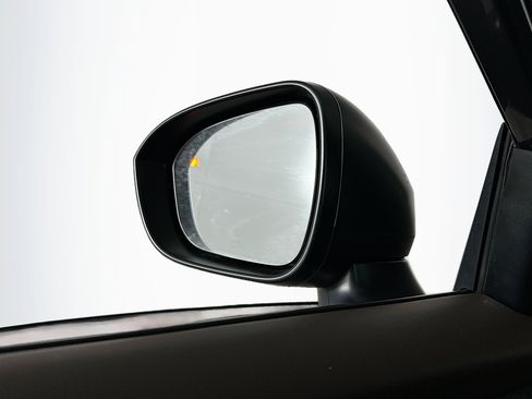 Used 2023 Nissan Rogue S image 16