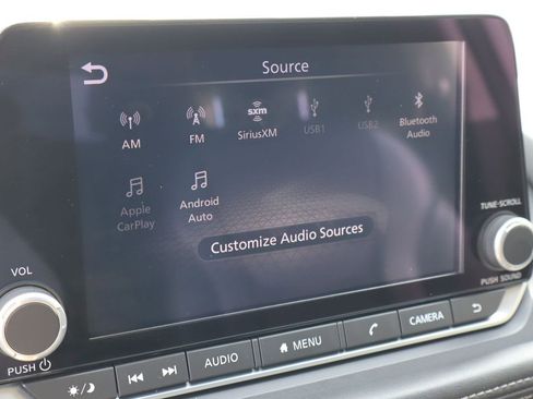Used 2023 Nissan Rogue SL FWD image 9